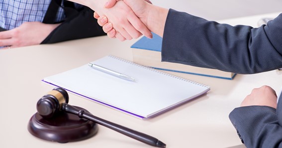 The 6 Crucial Characteristics of the Best Personal Injury Attorney